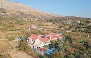 Gemütliches Ferienhaus : Region Srinjine für 10 Personen