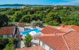 Gemütliches Ferienhaus : Region Medulin für 12 Personen