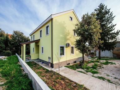 Gemütliches Ferienhaus : Region Pakoštane für 12 Personen