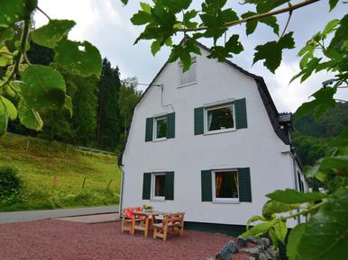 Gemütliches Ferienhaus : Region Elpe für 10 Personen