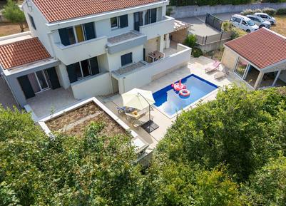 Gemütliches Ferienhaus : Region Risika für 8 Personen