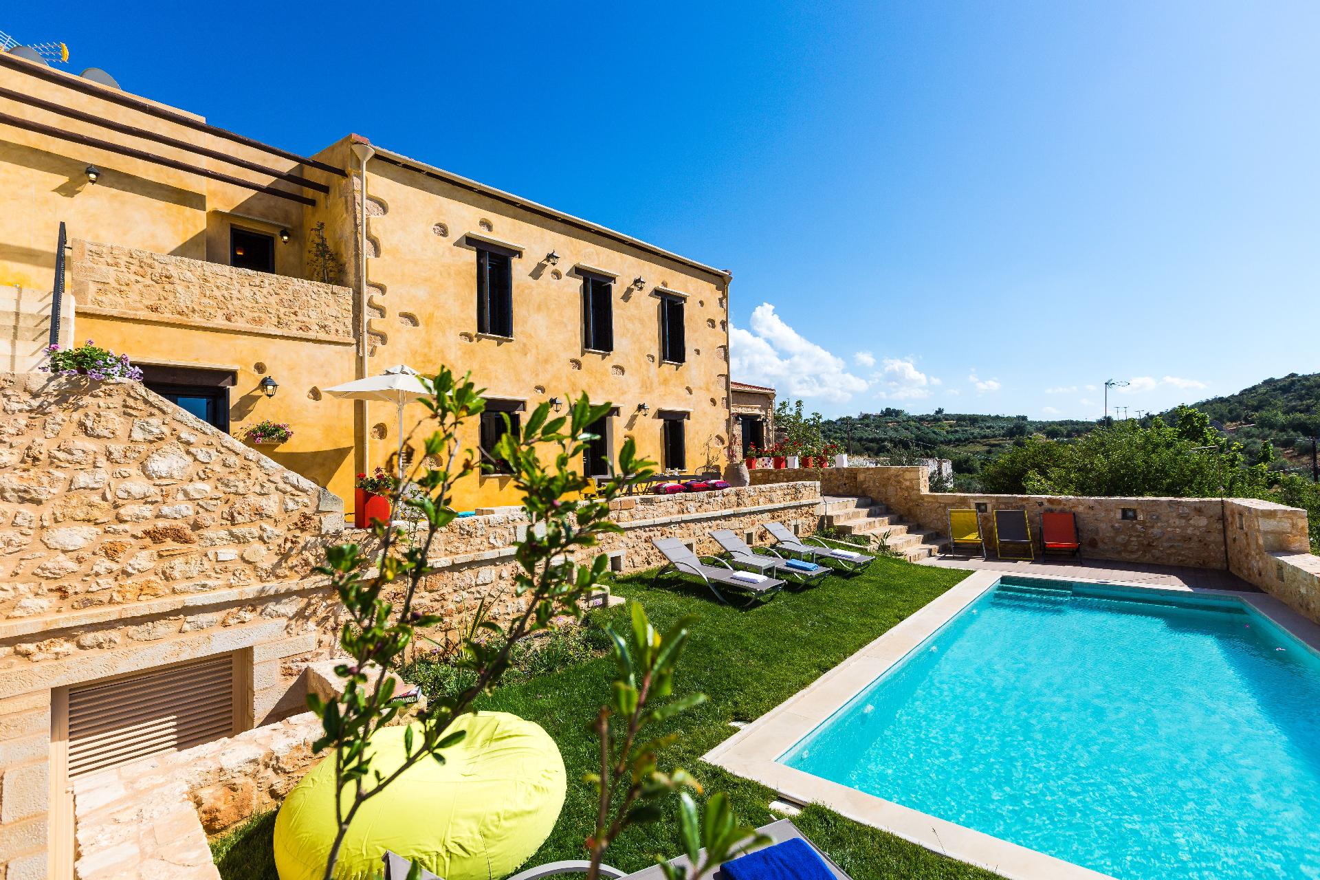 Ferienhaus mit Privatpool für 10 Personen ca.