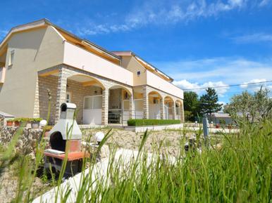  Für 4 Personen: Hübsches Apartment / Ferienwohnung in der Region Maslenica