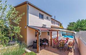 Gemütliches Ferienhaus : Region Pavicini für 8 Personen