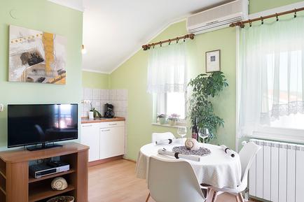 Studio für 3 Personen