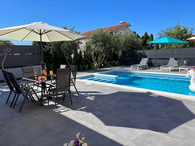  Für 5 Personen: Hübsches Apartment / Ferienwohnung in der Region Dalmatien