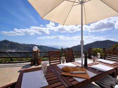 Gemütliches Ferienhaus : Region Arenas für 8 Personen