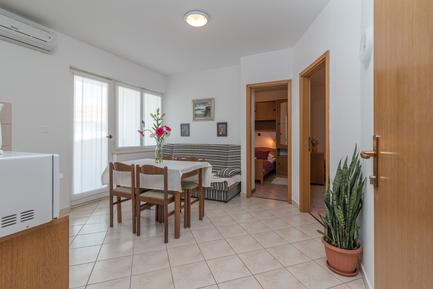  Für 4 Personen: Hübsches Apartment / Ferienwohnung in der Region Okrug Gornji