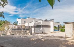 Gemütliches Ferienhaus : Region Kujici für 12 Personen