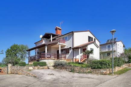 Für 5 Personen: Hübsches Apartment / Ferienwohnung in der Region Valica