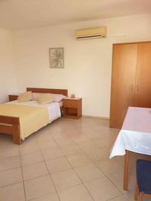  Für 2 Personen: Hübsches Apartment / Ferienwohnung in der Region Pirovac