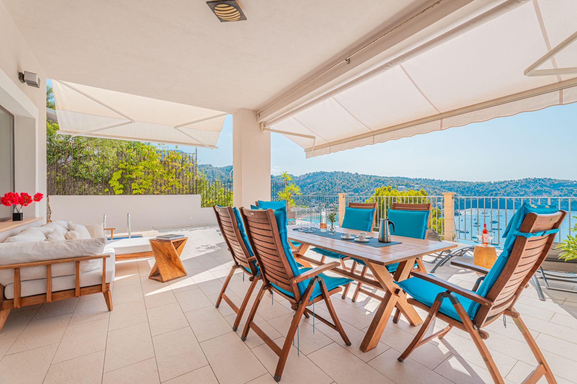 Mallorquinische Villa mit luxuriösem mediterranen Ambiente und traumhaftem Blick auf den malerischen Hafen von Port de Sóller mit 3 Schlafzimmern 3 Bädern privatem Pool und W Lan em Majorcan villa with luxurious Mediterranean ambience