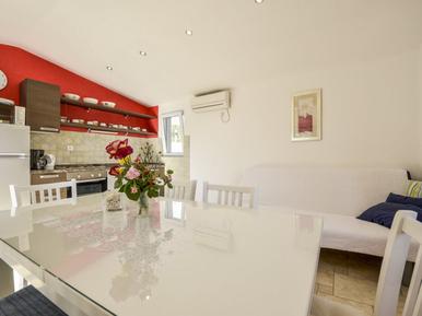  Für 6 Personen: Hübsches Apartment / Ferienwohnung in der Region Karlobag