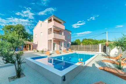 Gemütliches Ferienhaus : Region Dalmatien für 10 Personen