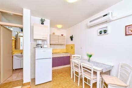  Für 3 Personen: Hübsches Apartment / Ferienwohnung in der Region Mali Losinj