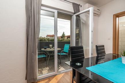  Für 4 Personen: Hübsches Apartment / Ferienwohnung in der Region Okrug Gornji