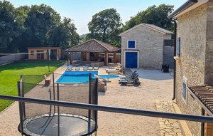 Gemütliches Ferienhaus : Region Bibiki für 10 Personen