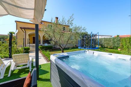  Für 5 Personen: Hübsches Apartment / Ferienwohnung in der Region Porec