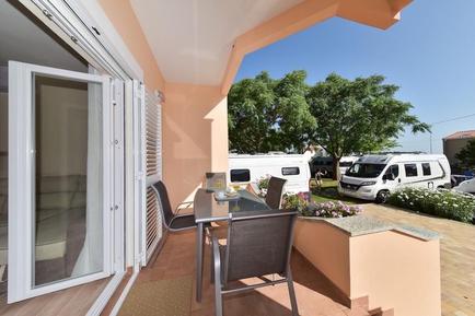  Für 4 Personen: Hübsches Apartment / Ferienwohnung in der Region Dalmatien