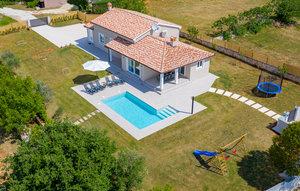 Gemütliches Ferienhaus : Region Orihi für 9 Personen