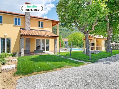 Gemütliches Ferienhaus : Region Slum für 7 Personen