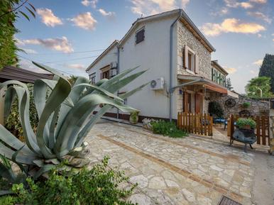 Gemütliches Ferienhaus : Region Porec für 6 Personen