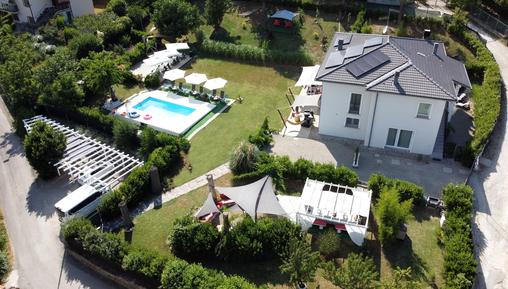 Ferienwohnung mit Pool Ferienwohnung mit Pool