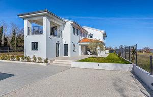 Gemütliches Ferienhaus : Region Marcana für 8 Personen