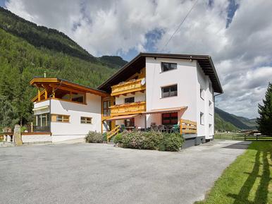 Gemütliches Ferienhaus : Region Ötztal für 16 Personen