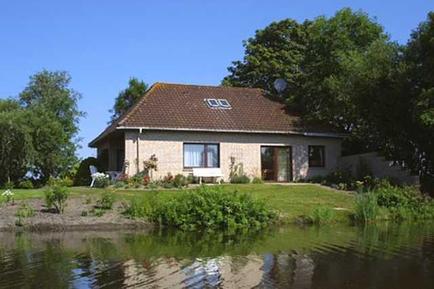 Gemütliches Ferienhaus : Region Dornumergrode für 5 Personen