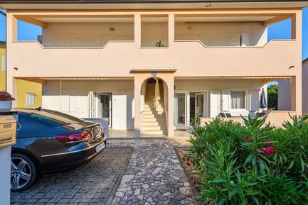  Für 5 Personen: Hübsches Apartment / Ferienwohnung in der Region Lovrecica