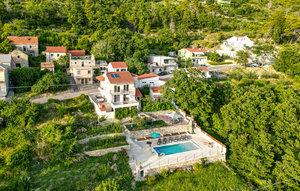 Gemütliches Ferienhaus : Region Srinjine für 8 Personen