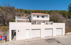 Gemütliches Ferienhaus : Region Zrnovnica für 8 Personen