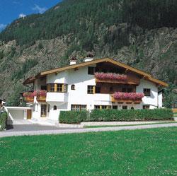  Für 4 Personen: Hübsches Apartment / Ferienwohnung in der Region Längenfeld