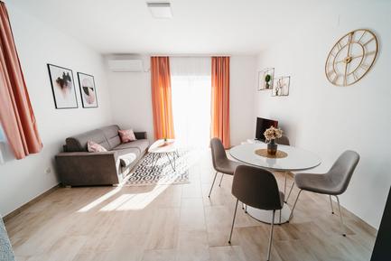  Für 6 Personen: Hübsches Apartment / Ferienwohnung in der Region Komarna