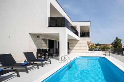 Gemütliches Ferienhaus : Region Šibenik-Knin für 8 Personen