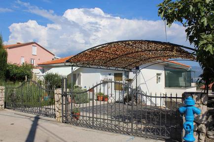  Für 2 Personen: Hübsches Apartment / Ferienwohnung in der Region Šilo