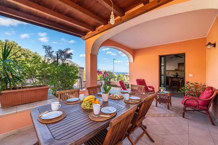 Gemütliches Ferienhaus : Region Cala Gonone für 8 Personen