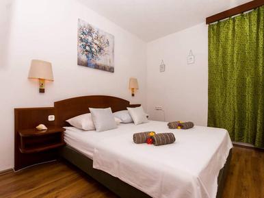  Für 3 Personen: Hübsches Apartment / Ferienwohnung in der Region Okrug Donji