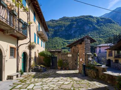 Gemütliches Ferienhaus : Region Lierna für 4 Personen