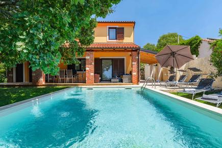 Gemütliches Ferienhaus : Region Bacva für 8 Personen