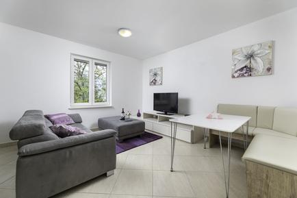  Für 5 Personen: Hübsches Apartment / Ferienwohnung in der Region Uvala Soline