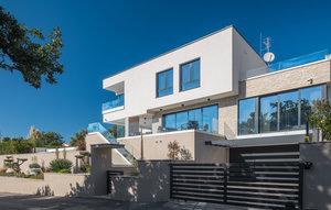 Gemütliches Ferienhaus : Region Brnobici für 8 Personen