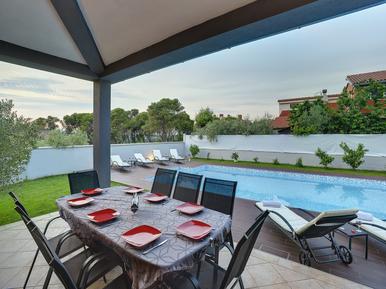 Gemütliches Ferienhaus : Region Vinkuran für 9 Personen