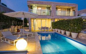 Gemütliches Ferienhaus : Region Petrcane für 8 Personen