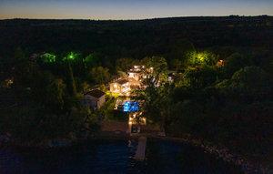 Gemütliches Ferienhaus : Region Posedarje für 12 Personen