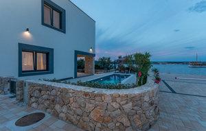 Gemütliches Ferienhaus : Region Pašman für 7 Personen