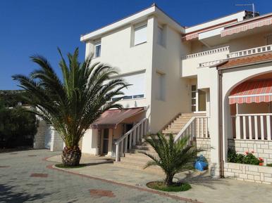  Für 4 Personen: Hübsches Apartment / Ferienwohnung in der Region Šibenik-Knin