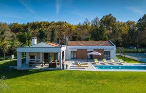 Gemütliches Ferienhaus : Region Mandalencici für 8 Personen