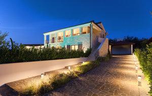 Gemütliches Ferienhaus : Region Radetici für 11 Personen